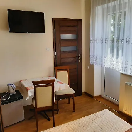 Δωμάτια σε οικογενειακή κατοικία Goscinne Hanna